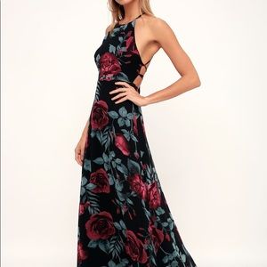 ADVENTURE SEEKER BLACK ROSE PRINT MAXI DRESS